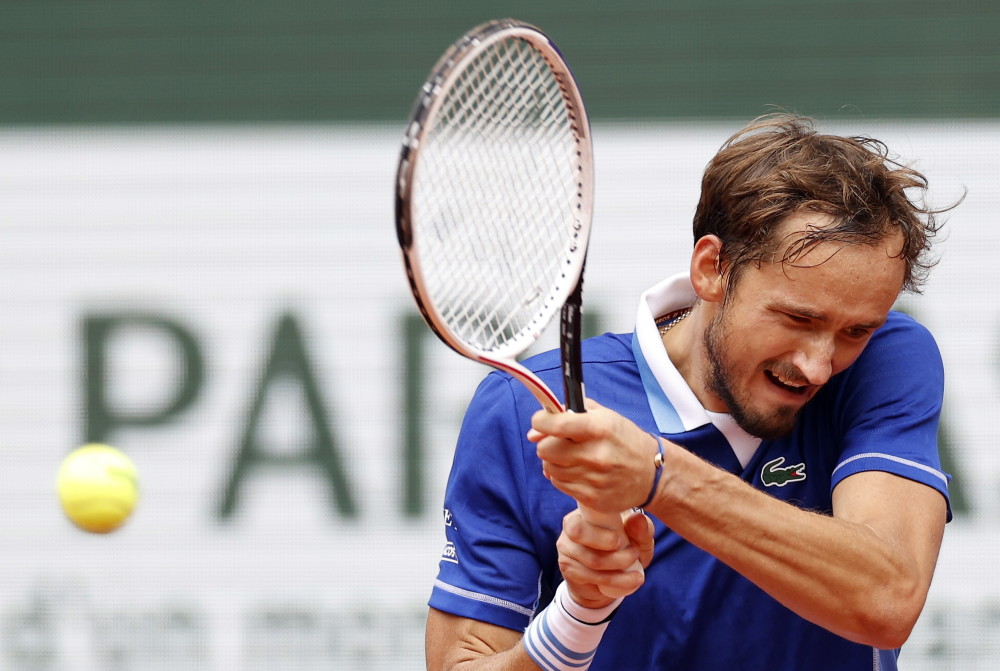 爱游戏大厅-年终总决赛翻盘法网，梅德韦杰夫状态火热