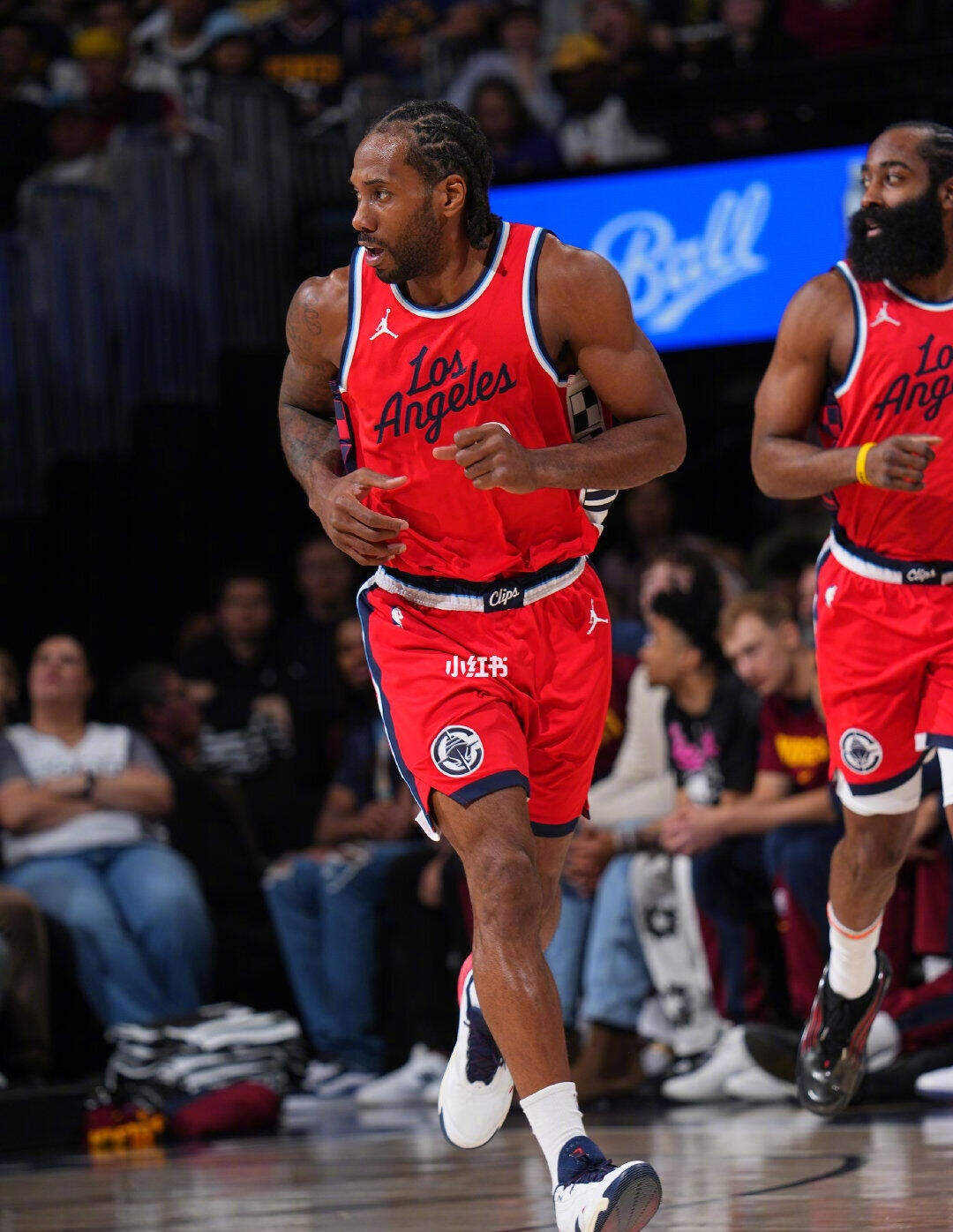 爱游戏-北京队横扫爵士，伦纳德状态火热