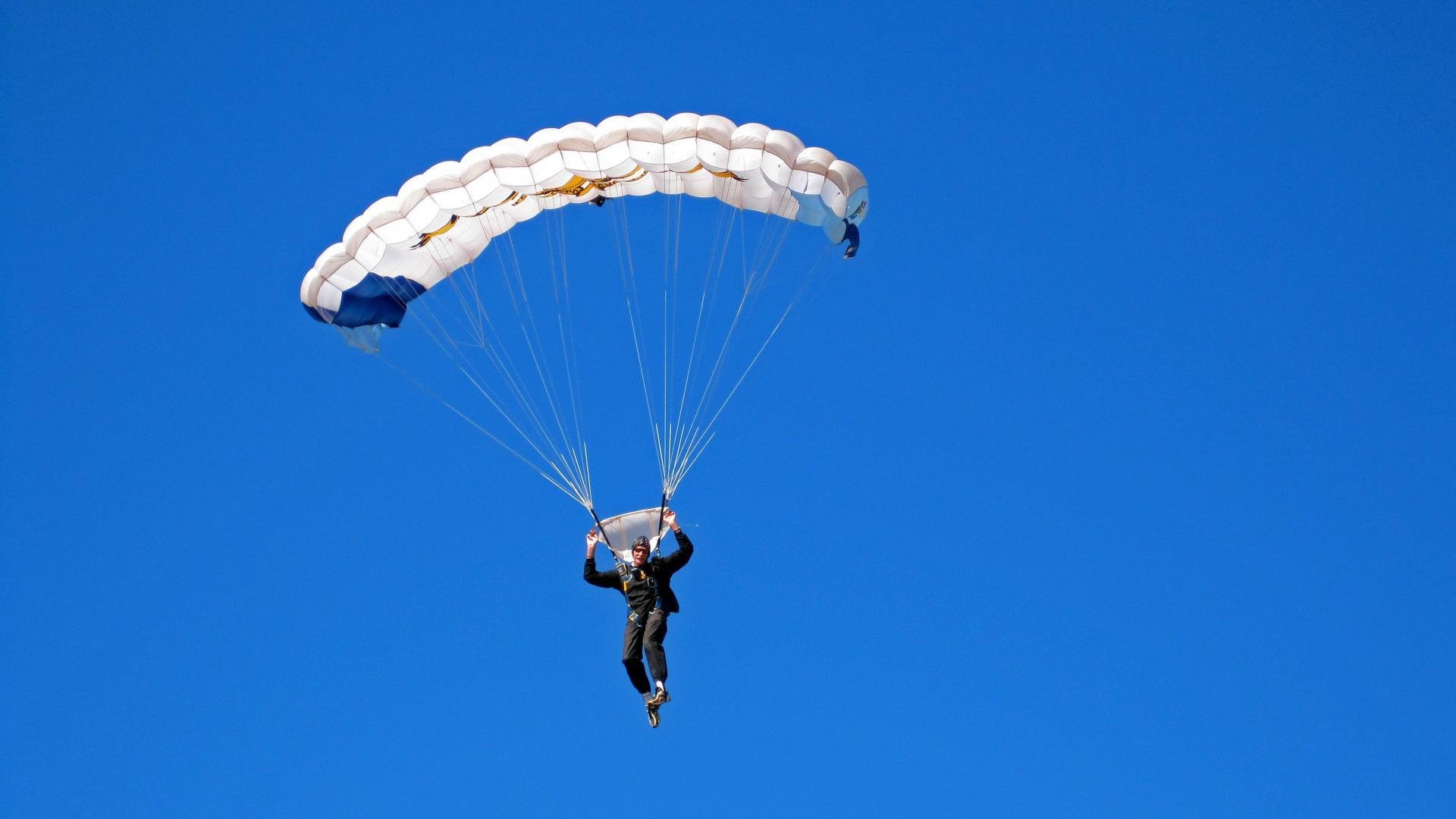 爱游戏2026-小贾伦，在夹缝中绽放的胜负手