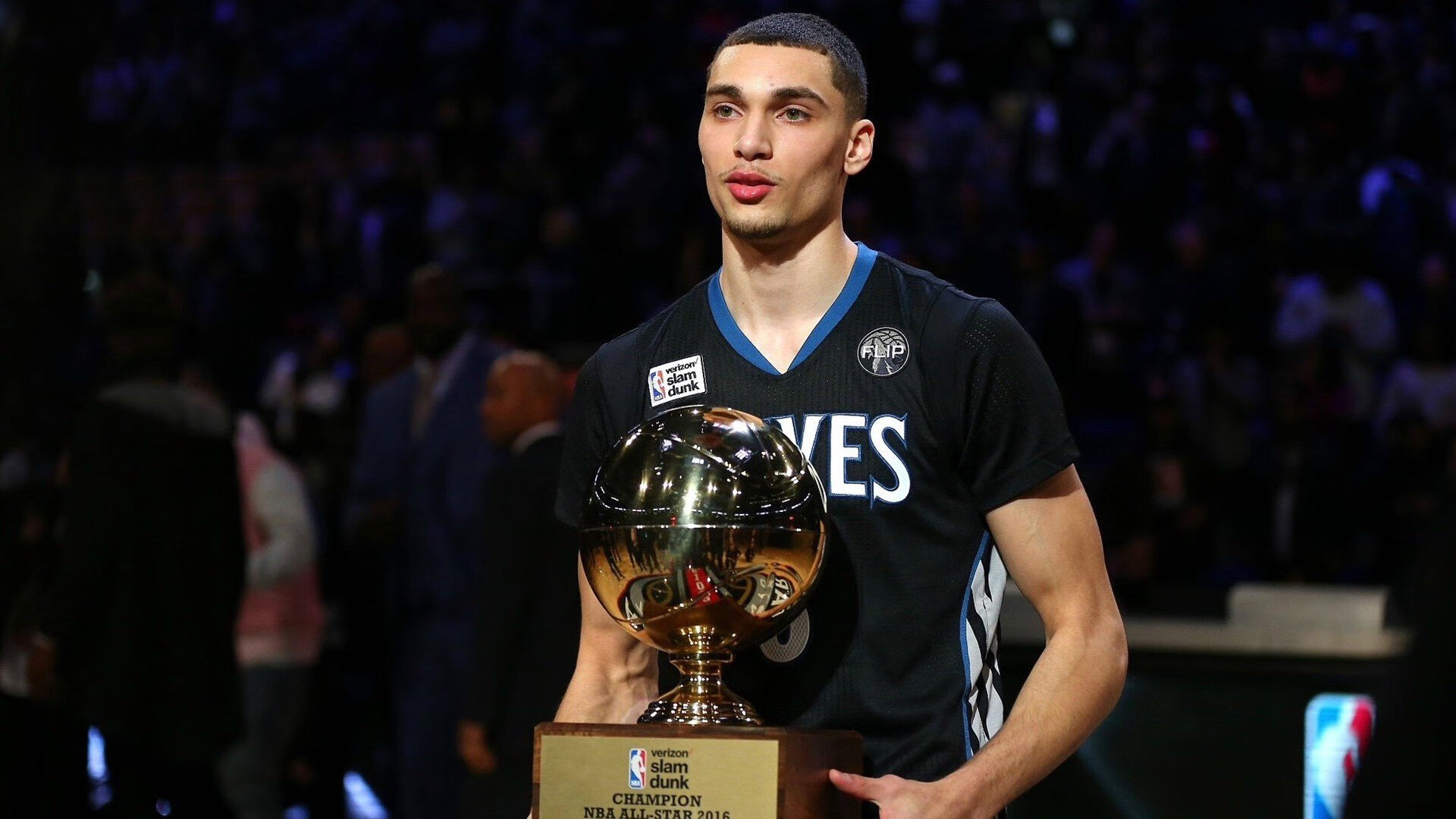 爱游戏在线-骑士险胜步行者，米切尔如何用攻防转换的魔法改写比赛结局？