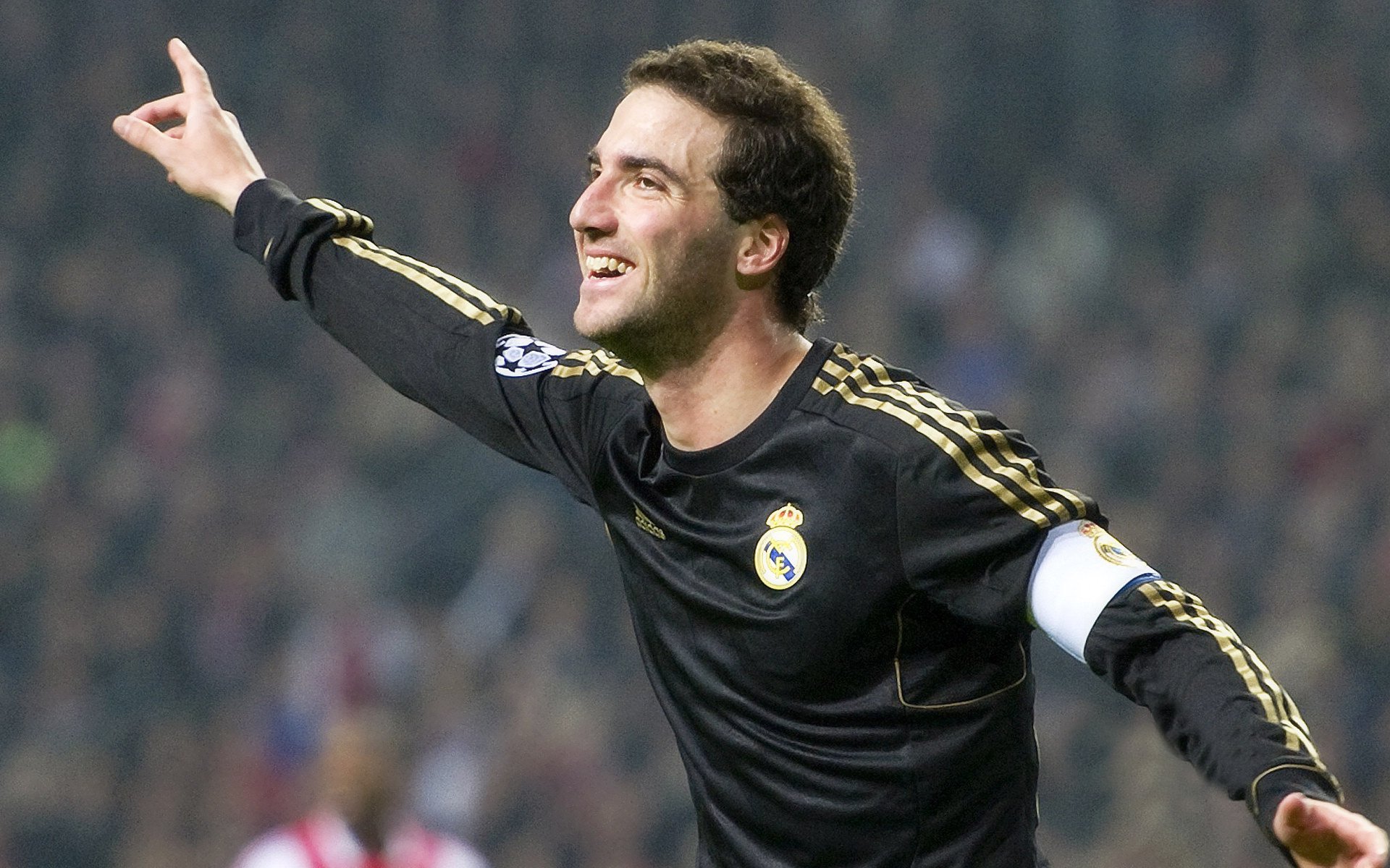 孙兴慜爆发撕破铁幕，伊朗式防守能否锁死塞维利亚狂想曲？