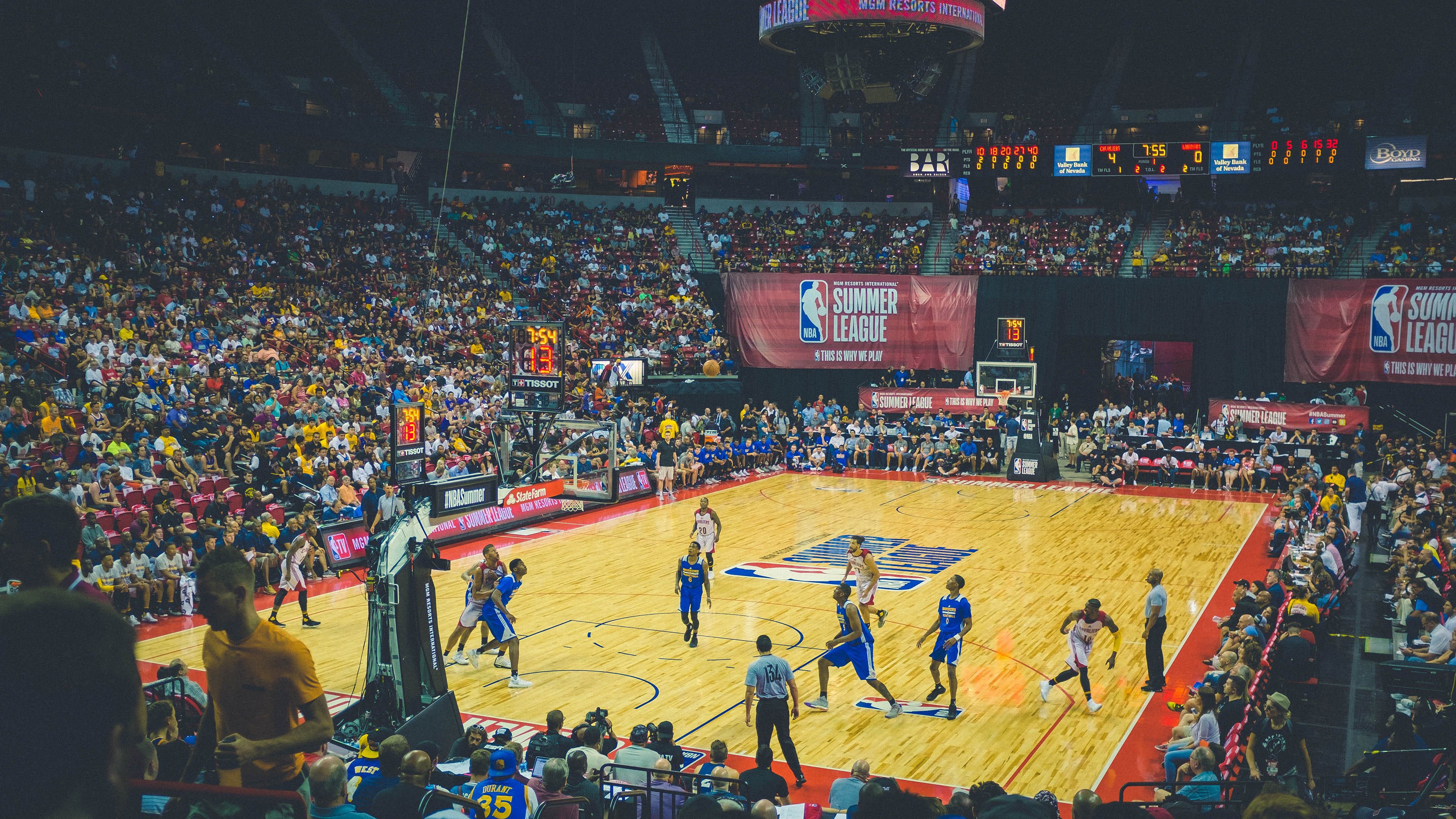 哈利伯顿刷新纪录之夜，森林狼单节拉开深圳队，当篮球成为世界语言