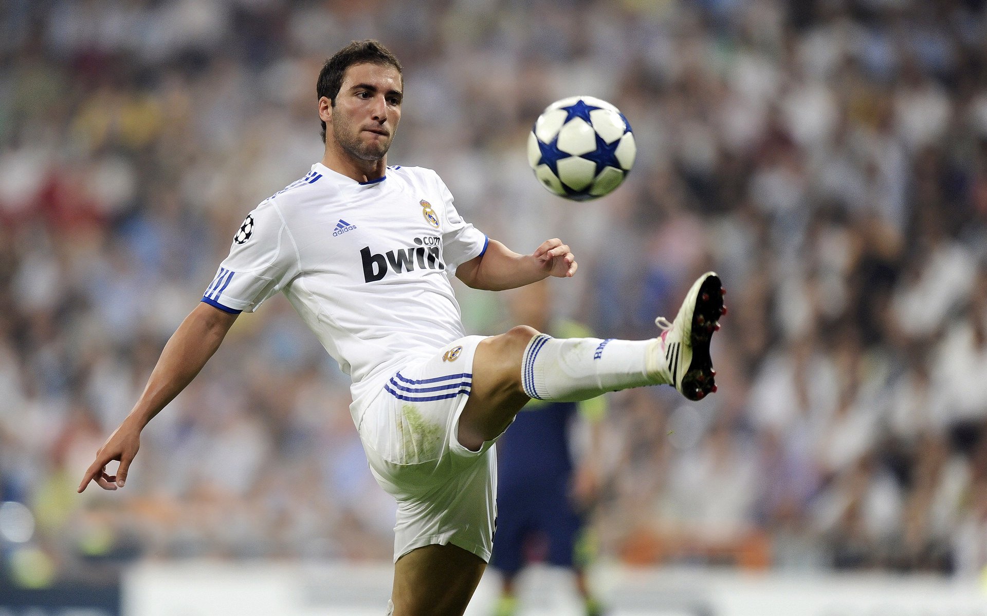 世界杯2026-东决关键战启示录，当雷恩淘汰切尔西，足球的小市场奇迹如何炼成？